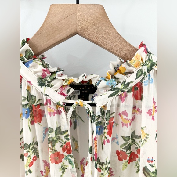 Current Air Flutter Sleeve Floral Blouse Size Small - Picture 5 of 6